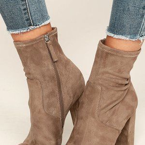Steve Madden Edit Taupe Suede Boots